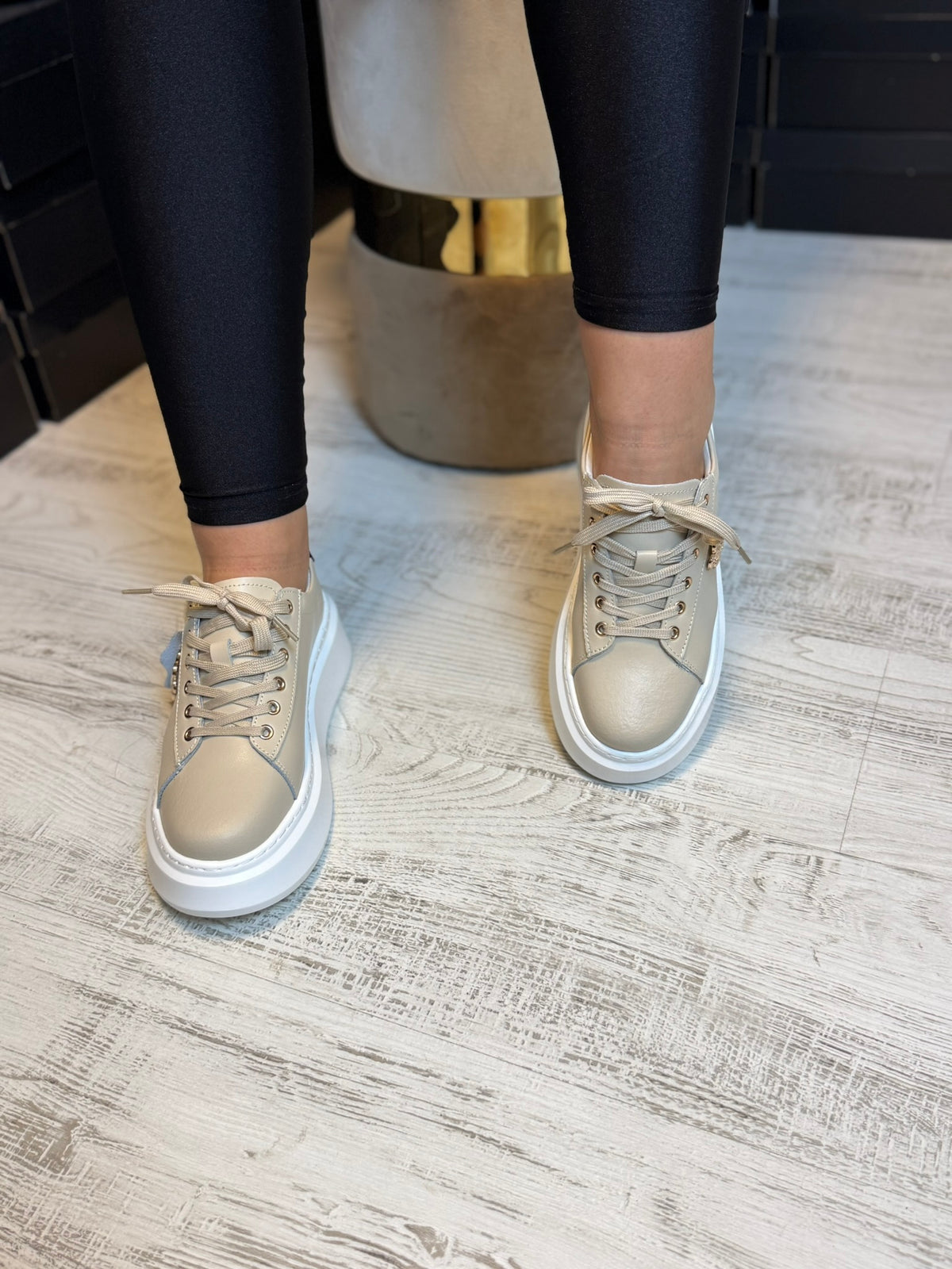 Pantofi din piele naturală pentru femei, marca Angel Blue – eleganți, confortabili și rezistenți COD 838