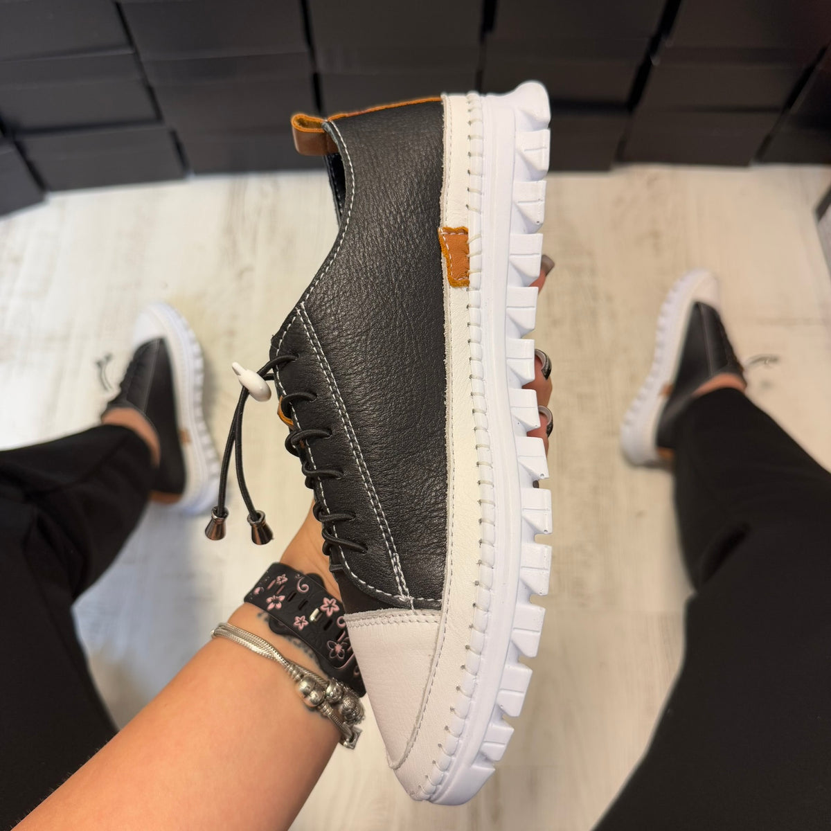 Pantofi damă casual cu șiret elastic din piele naturală black Cod 732