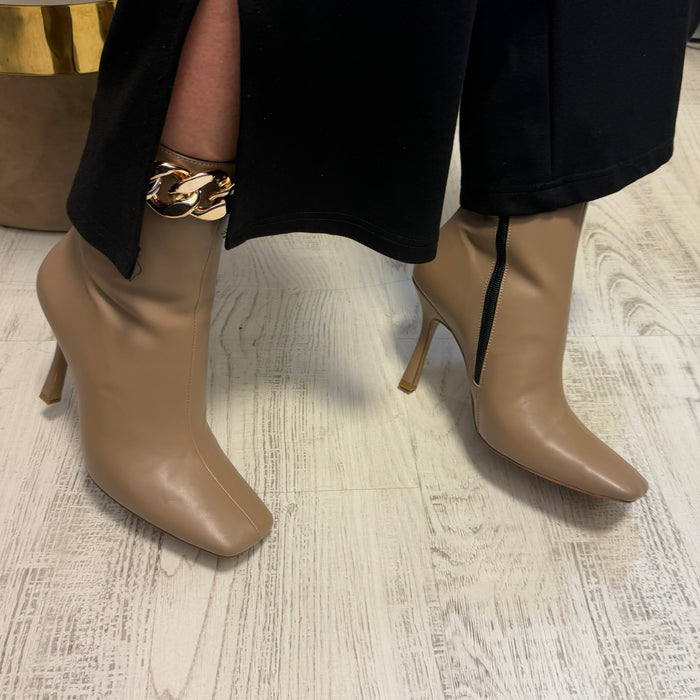 Botine Dama Bej cu Lant sus