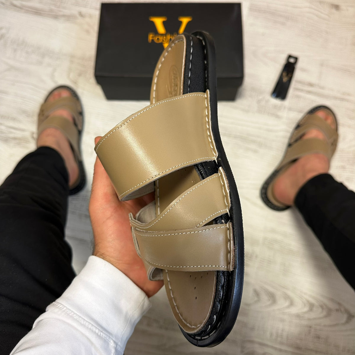 Papuci Barbati Premium Cusuti Din Piele Naturala 100% COD 757