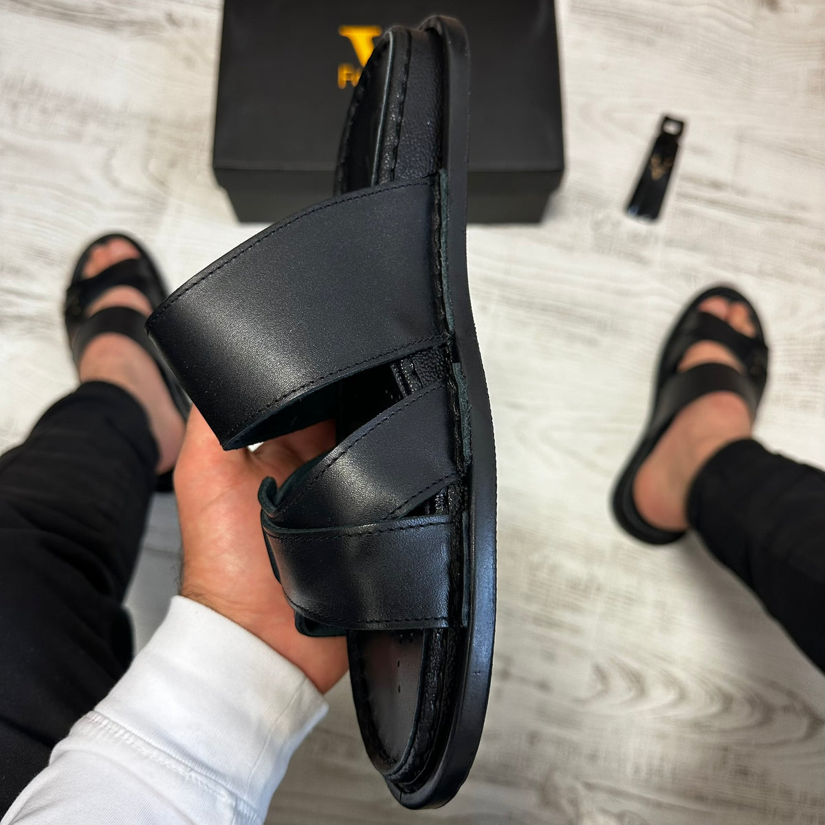 Papuci Barbati Premium Cusuti Din Piele Naturala 100% COD 758