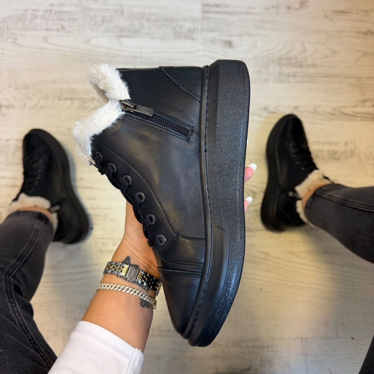 Ghete din piele naturală 100% Imblanite, Butterfly Black confortabile și rezistențente COD 186